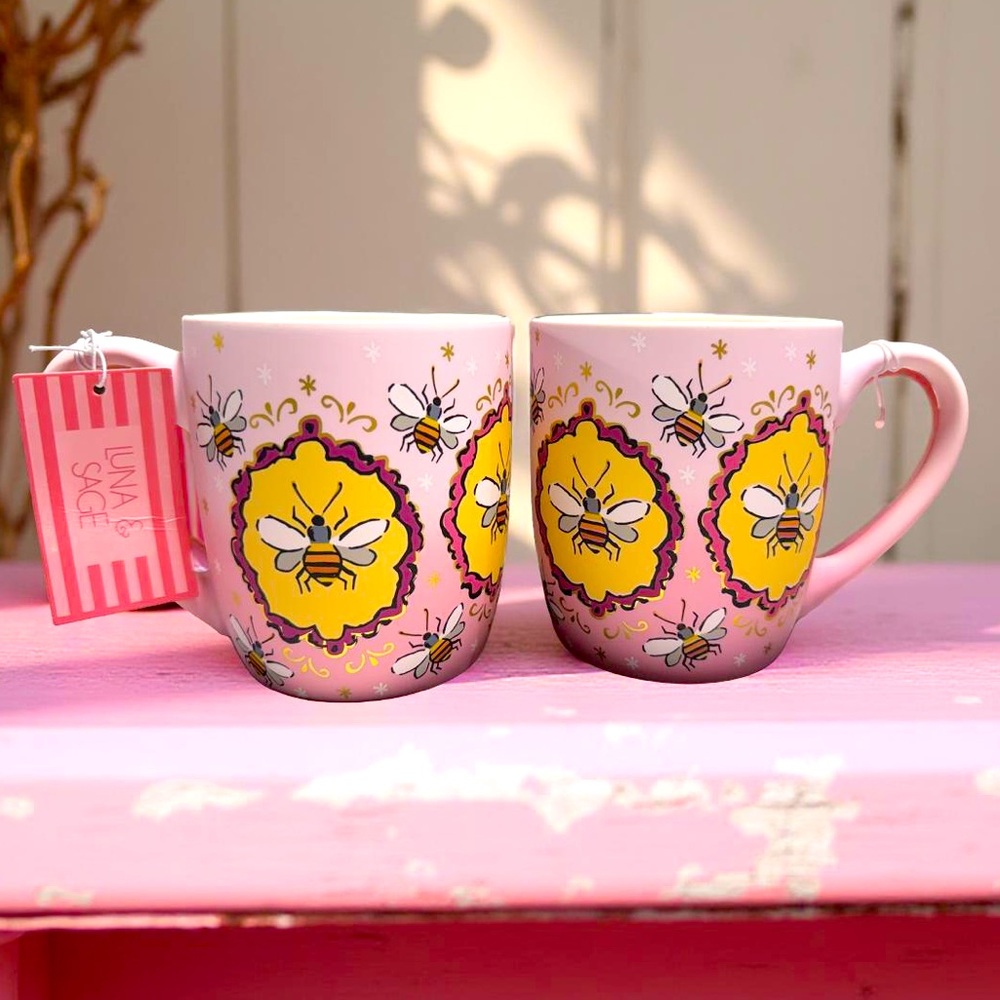 Luna & Sage NWT Set of 2 Beautiful Pink & Yellow 
Bumble Bee Soft Touch Mugs